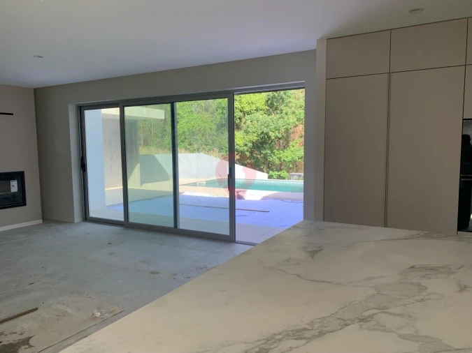 Moradia T4 para Venda em Troporiz e Lapela Foto 5