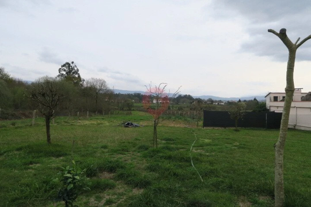 Terreno para Venda em Valença, Cristelo Covo e Arão Foto 5