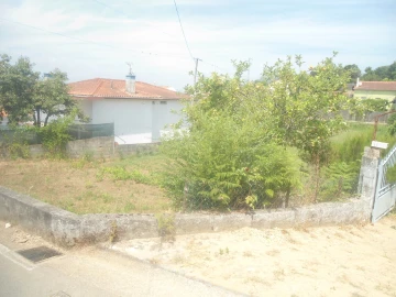 Terreno para Venda em Gondarem