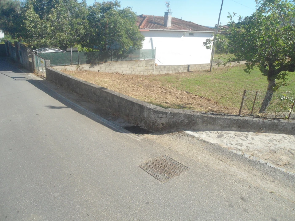 Terreno para Venda em Gondarem Foto 8