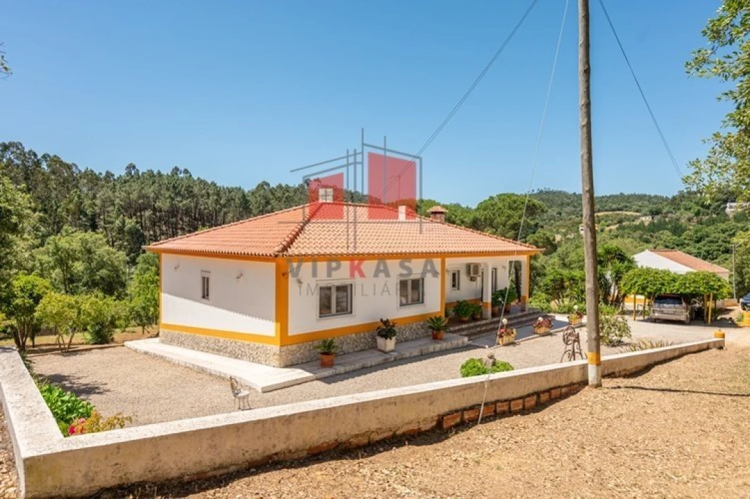 Moradia T3 para Venda em Lousa Foto 2