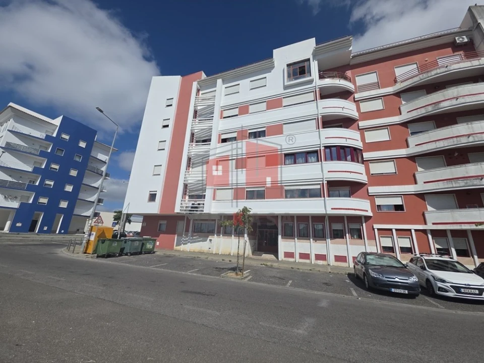 Apartamento T2 para Venda em Algueirão-Mem Martins Foto 1