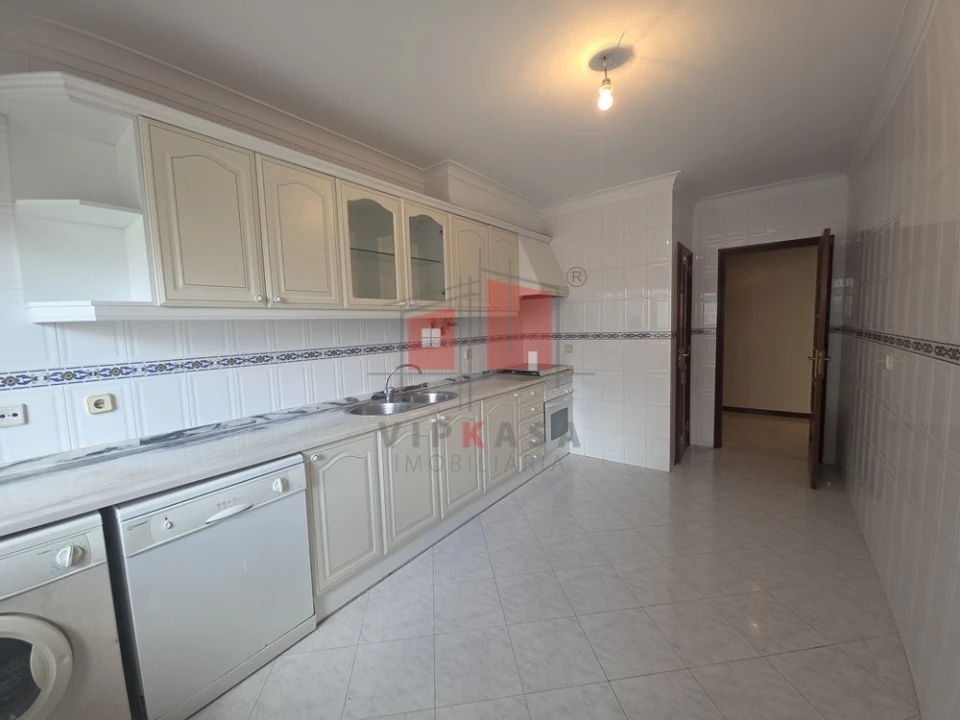 Apartamento T2 para Venda em Algueirão-Mem Martins Foto 4