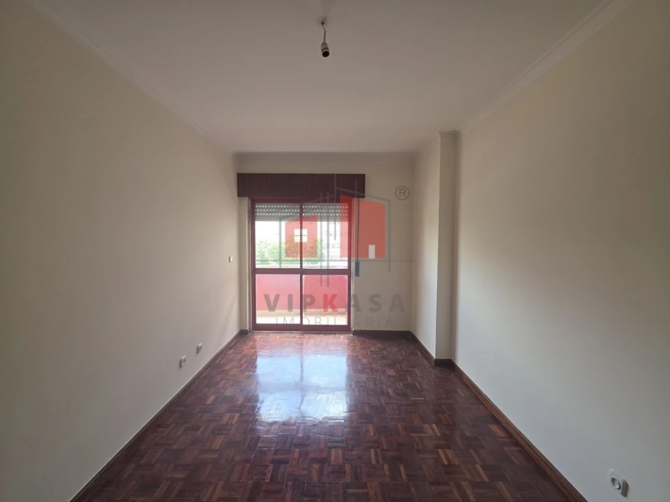 Apartamento T2 para Venda em Algueirão-Mem Martins Foto 10