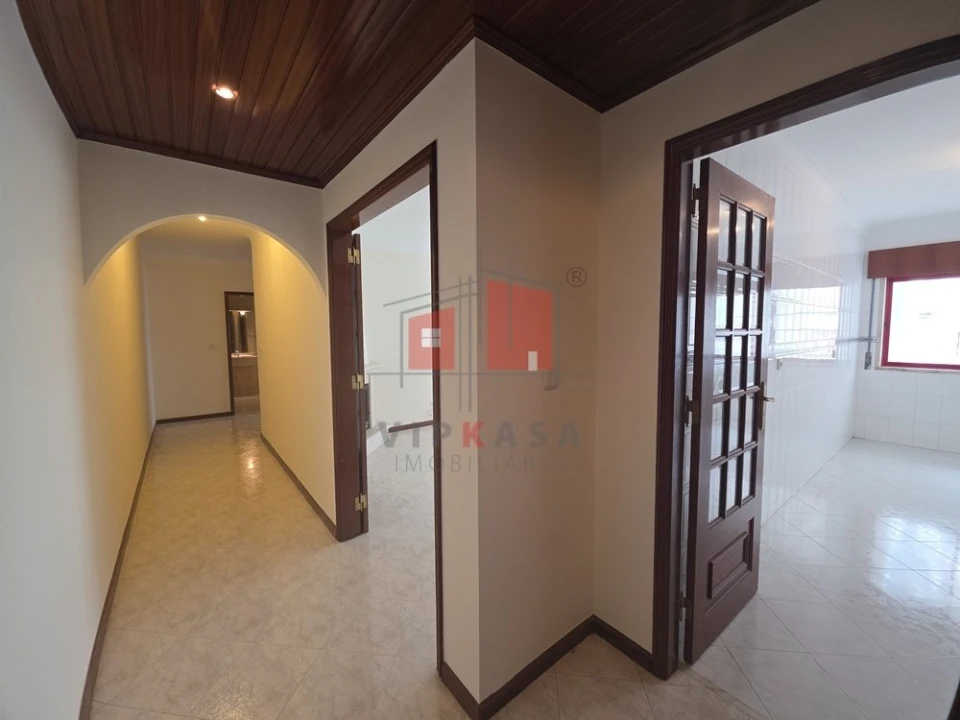 Apartamento T2 para Venda em Algueirão-Mem Martins Foto 2