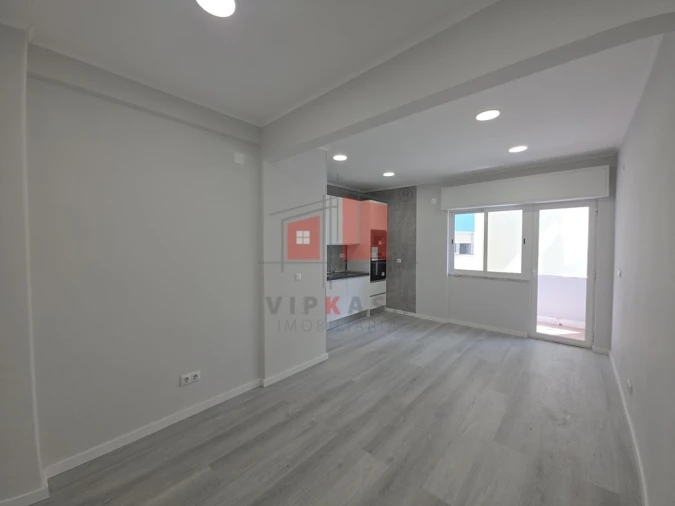 Apartamento T1 para Venda em Venteira Foto 3
