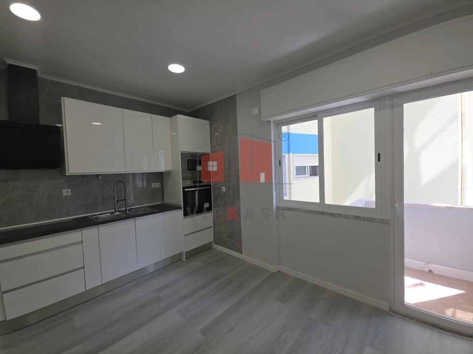 Apartamento T1 para Venda em Venteira Foto 2