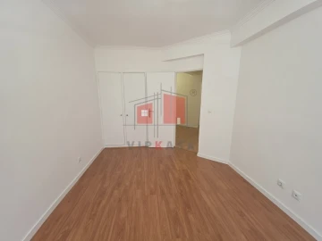 Apartamento T3 para Venda em Algueirão-Mem Martins