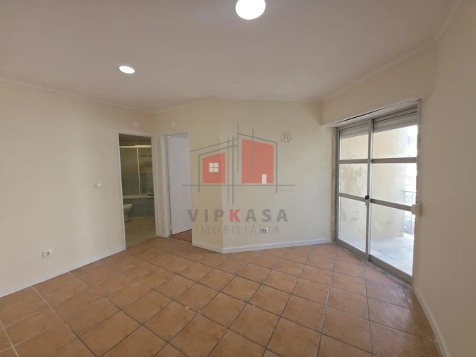 Apartamento T3 para Venda em Algueirão-Mem Martins Foto 4