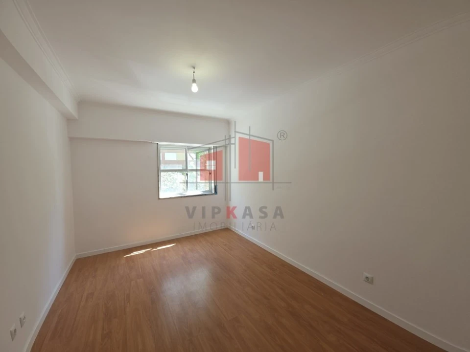 Apartamento T3 para Venda em Algueirão-Mem Martins Foto 8