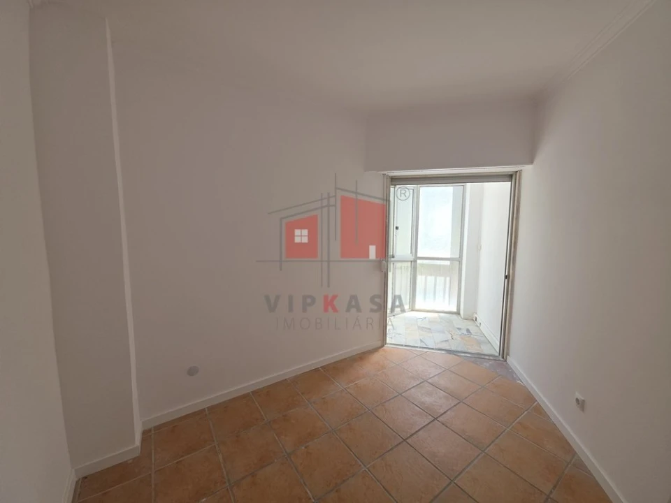 Apartamento T3 para Venda em Algueirão-Mem Martins Foto 10