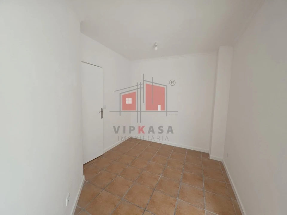 Apartamento T3 para Venda em Algueirão-Mem Martins Foto 11
