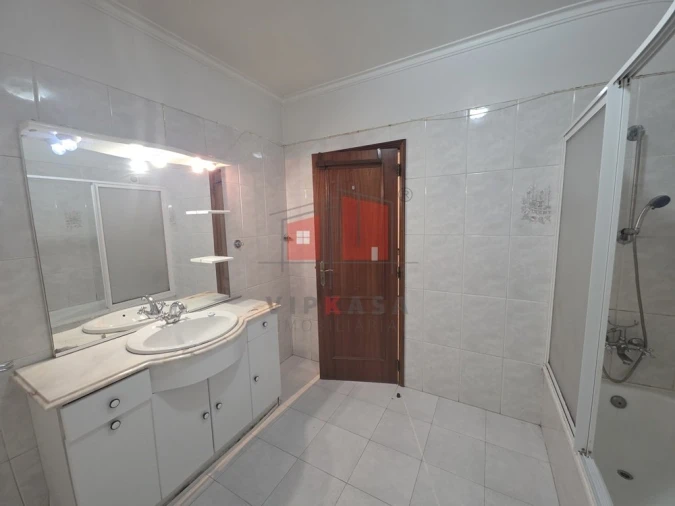 Apartamento T2 para Venda em Algueirão-Mem Martins Foto 13
