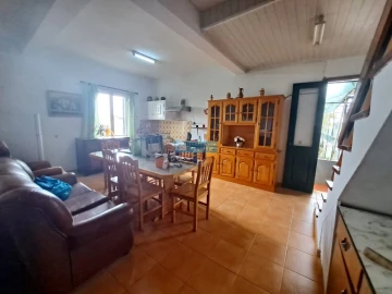 Moradia T6 para Venda em Santa Cruz