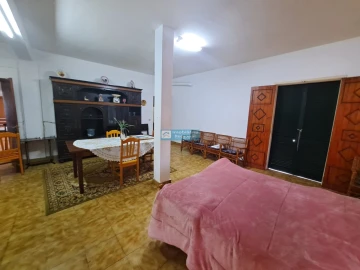 Moradia T6 para Venda em Santa Cruz