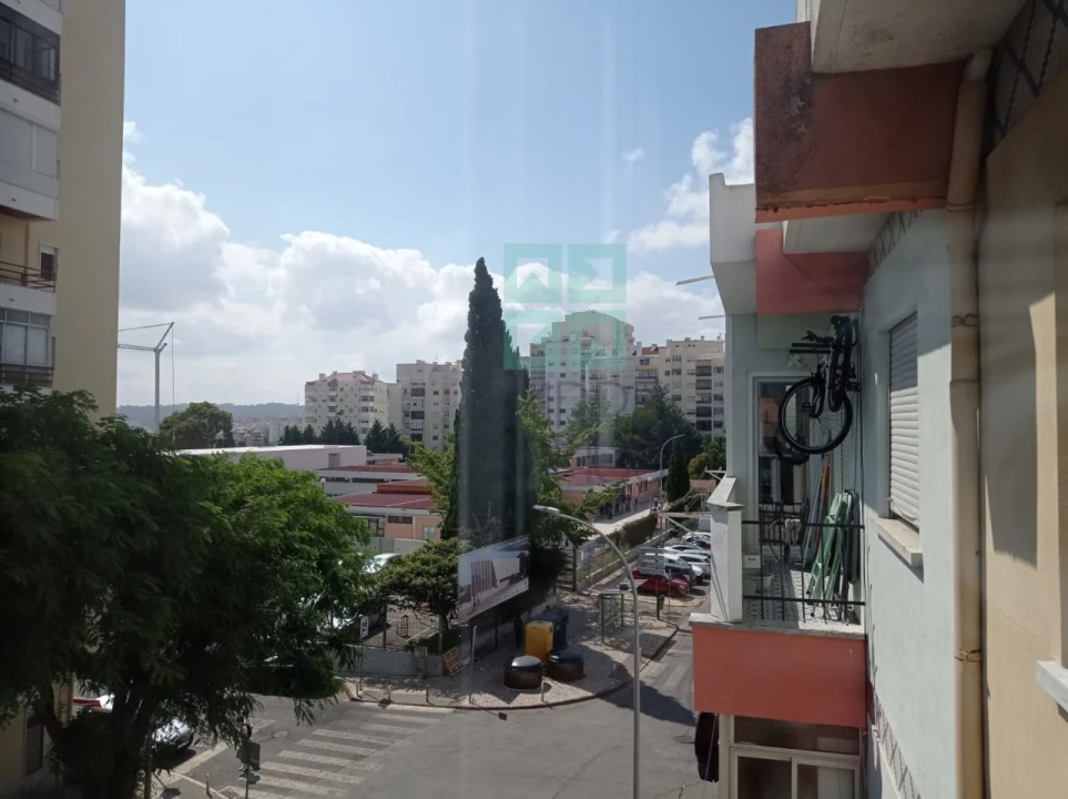 Apartamento T2 para Venda em Venteira Foto 4