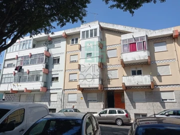 Apartamento T2 para Venda em Venteira