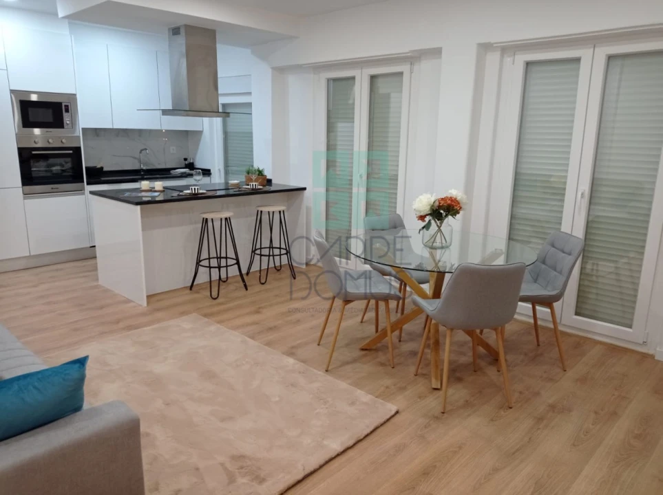 Apartamento T3 para Venda em Benfica Foto 1