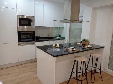 Apartamento T3 para Venda em Benfica