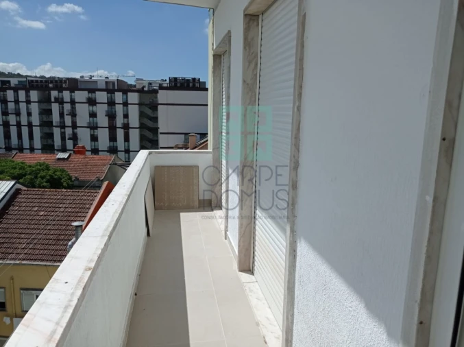 Apartamento T3 para Venda em Benfica Foto 5