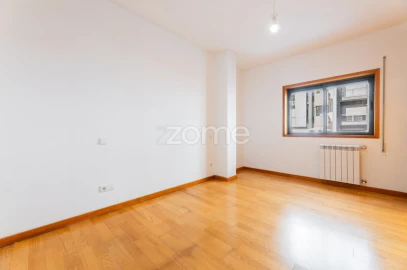 Apartamento T3 para Venda em São Vitor (Braga)