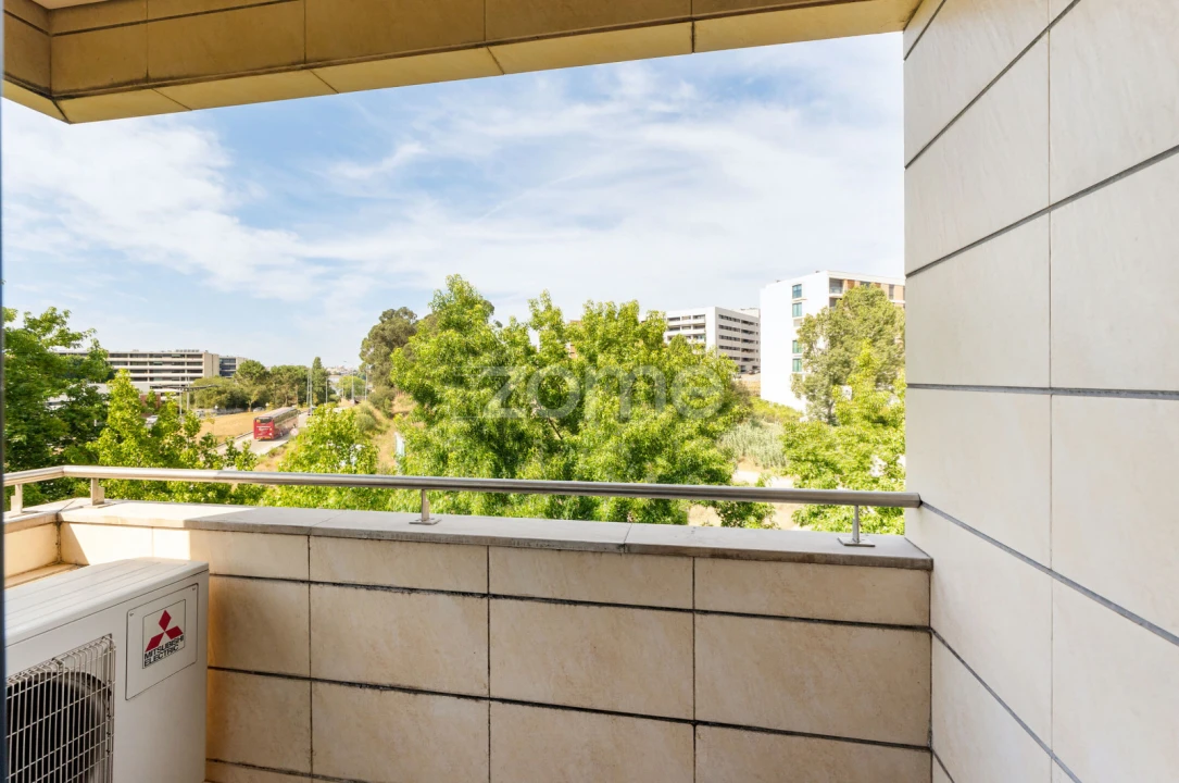 Apartamento T3 para Venda em Mafamude e Vilar do Paraíso Foto 9