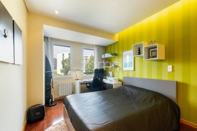 Apartamento T3 para Venda em Mafamude e Vilar do Paraíso