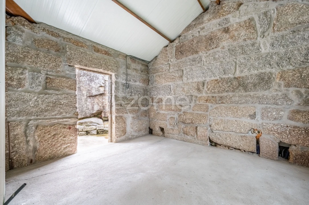 Quinta T4 para Venda em Santa Maria de Sardoura Foto 15