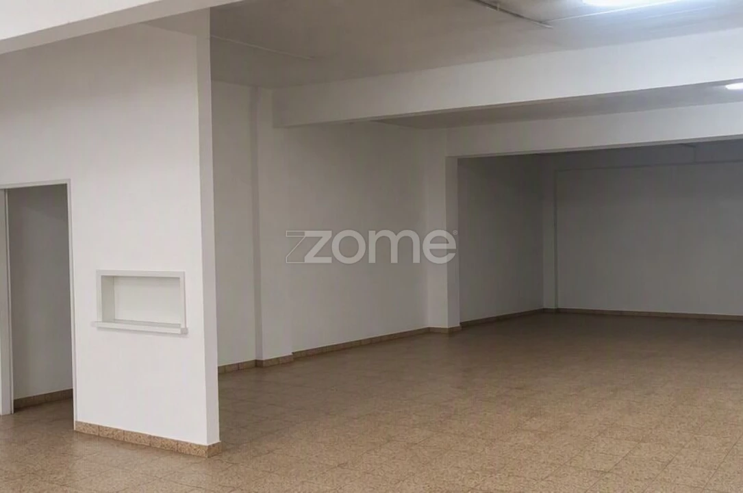 Negócio para Venda em São Domingos de Rana Foto 4