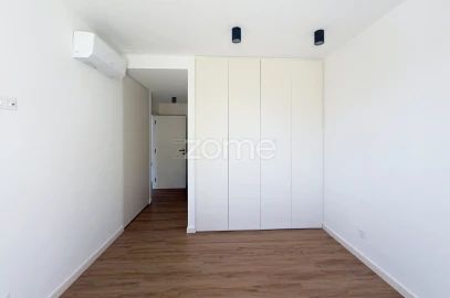 Apartamento T2 para Venda em Santo Antonio dos Olivais