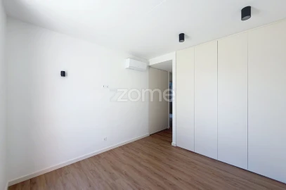 Apartamento T2 para Venda em Santo Antonio dos Olivais