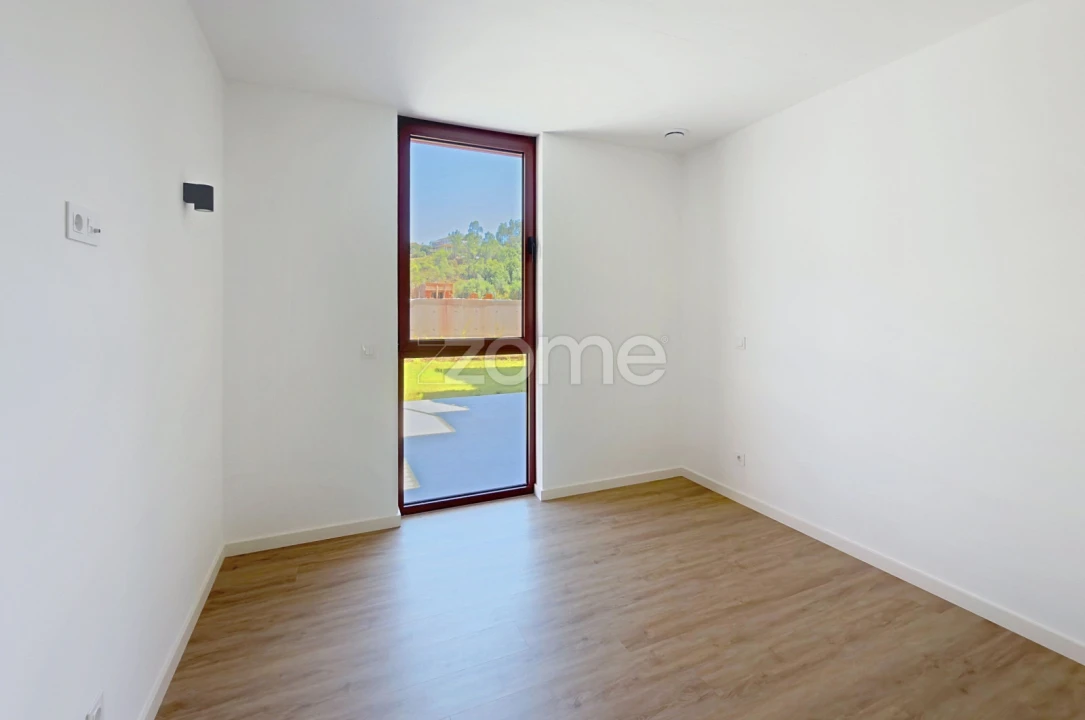 Apartamento T2 para Venda em Santo Antonio dos Olivais Foto 25