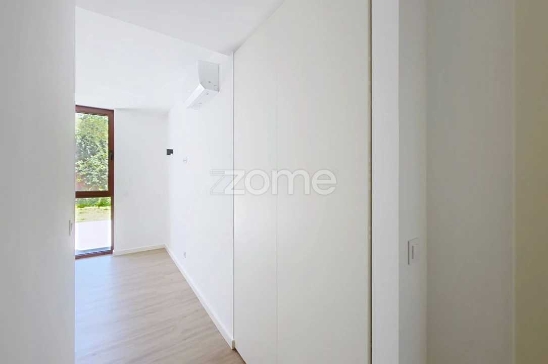 Apartamento T2 para Venda em Santo Antonio dos Olivais Foto 19