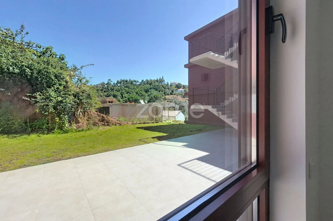 Apartamento T2 para Venda em Santo Antonio dos Olivais Foto 24