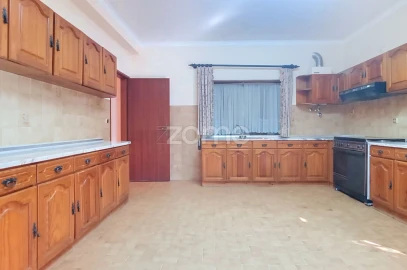 Moradia T4 para Venda em Lousã e Vilarinho
