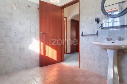 Moradia T4 para Venda em Lousã e Vilarinho