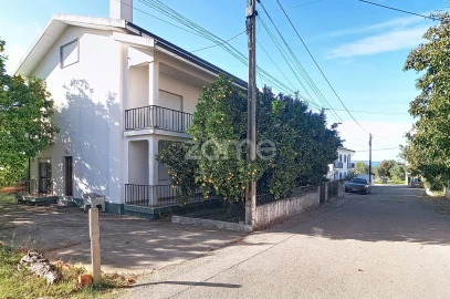 Moradia T4 para Venda em Lousã e Vilarinho
