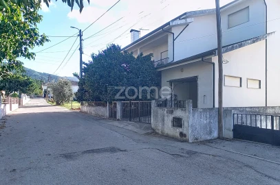Moradia T4 para Venda em Lousã e Vilarinho