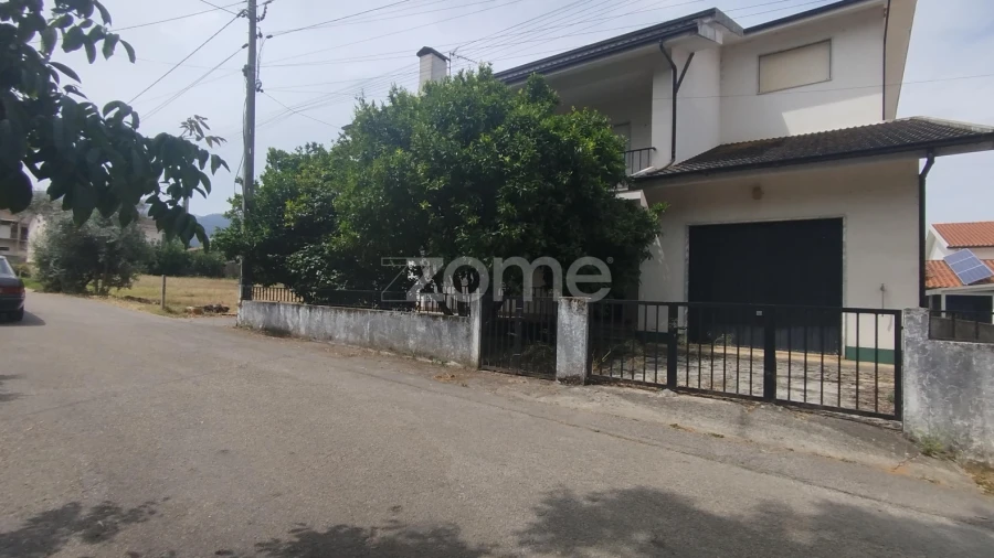 Moradia T3 para Venda em Lousã e Vilarinho
