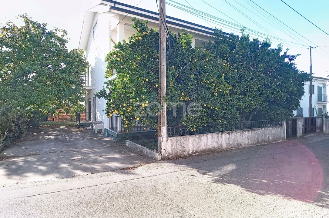 Moradia T4 para Venda em Lousã e Vilarinho Foto 2