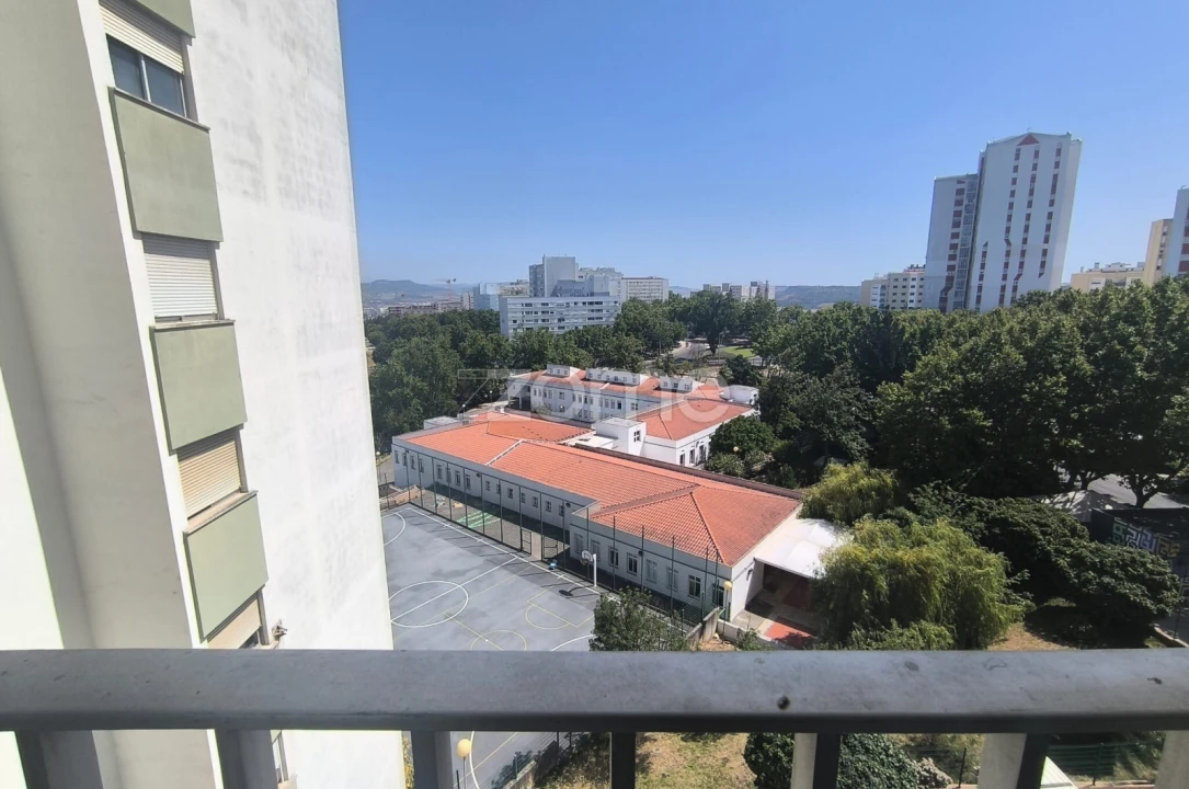 Apartamento T3 para Arrendamento em Santo António dos Cavaleiros e Frielas Foto 15