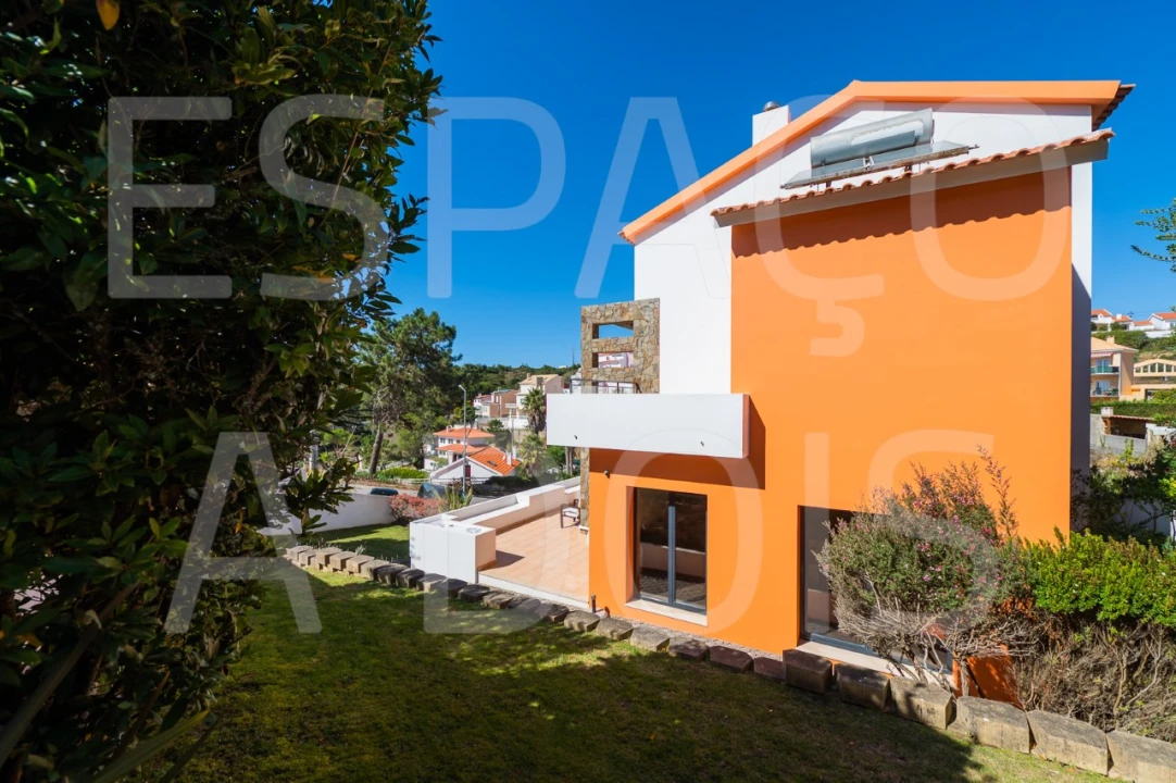 Moradia T4 para Venda em Carvoeira Foto 11