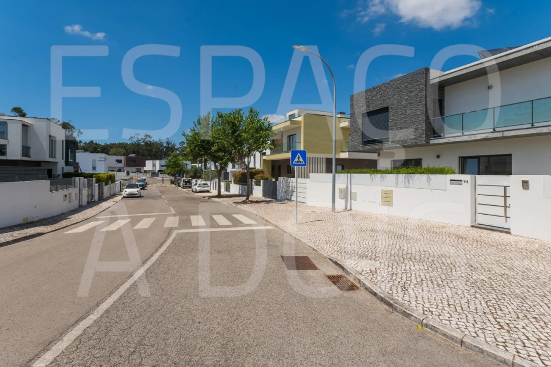Moradia T3 para Venda em Queluz e Belas Foto 80