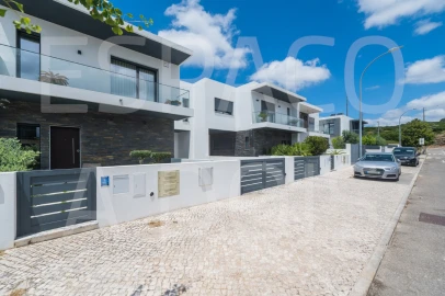 Moradia T3 para Venda em Queluz e Belas