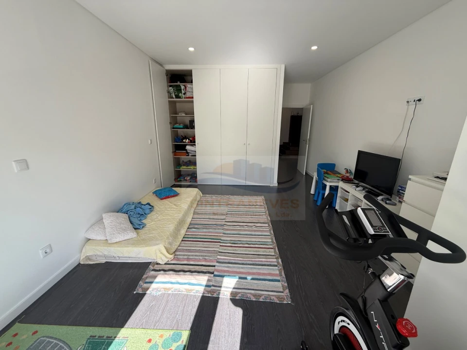 Apartamento T4 para Venda em Ramada e Caneças Foto 5