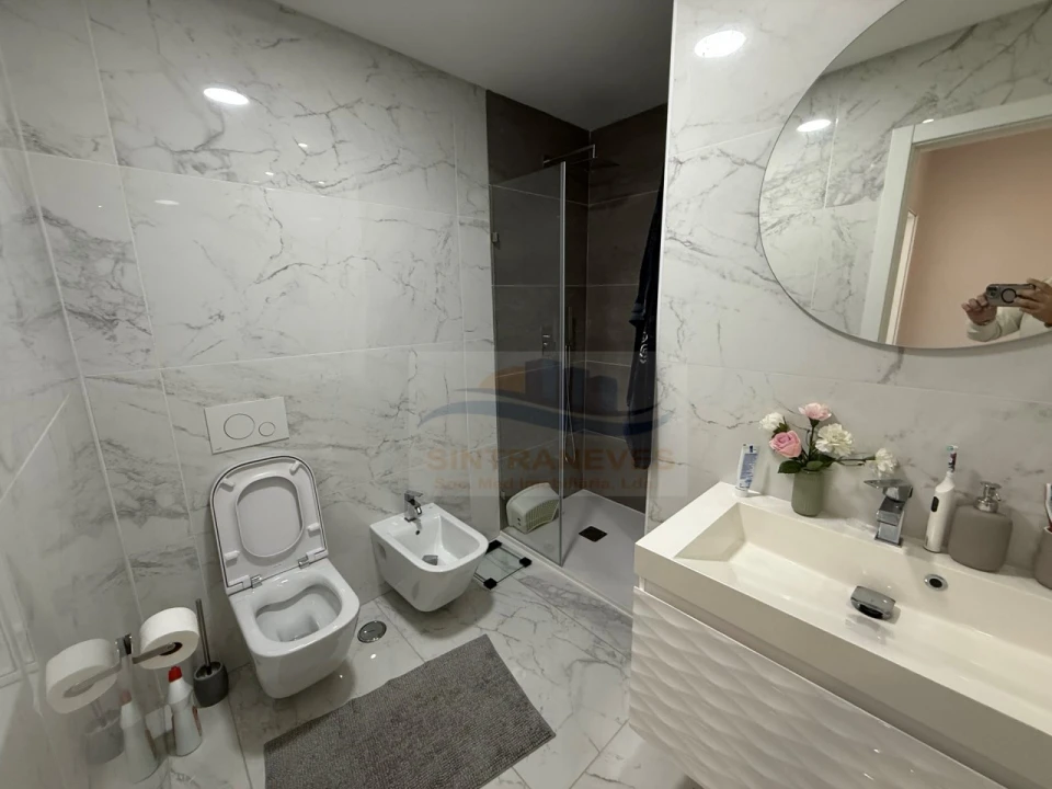 Apartamento T4 para Venda em Ramada e Caneças Foto 8