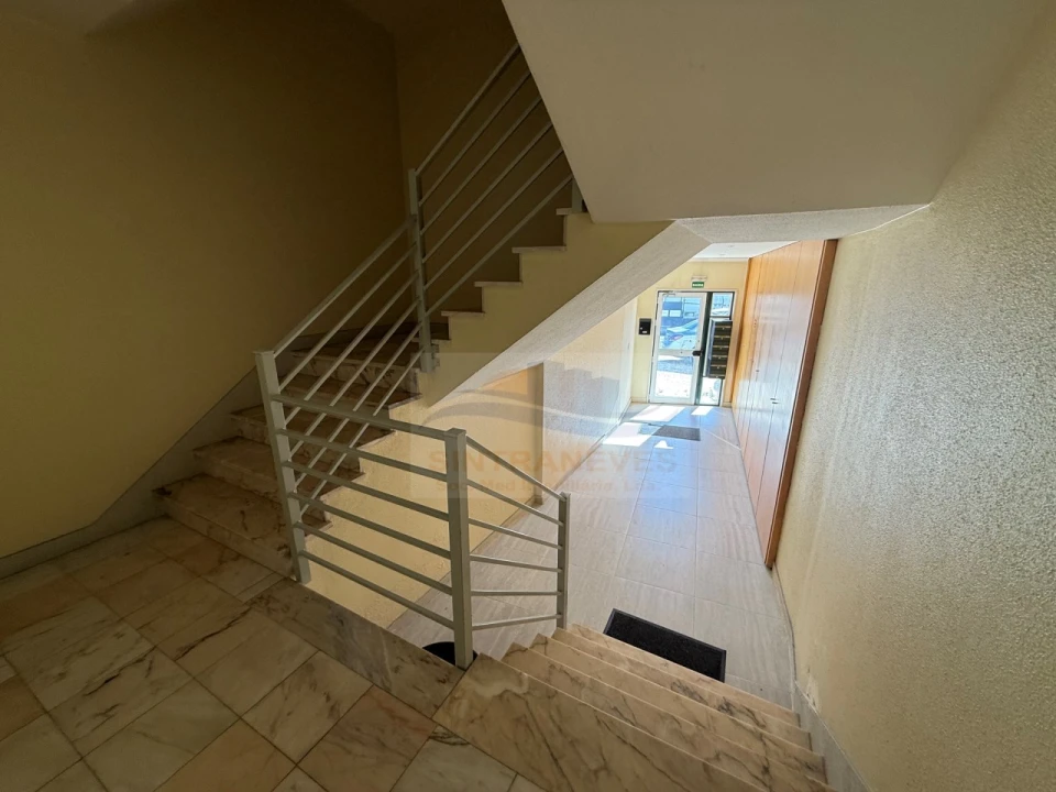 Apartamento T4 para Venda em Ramada e Caneças Foto 9