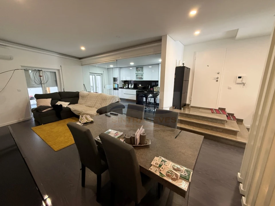 Apartamento T4 para Venda em Ramada e Caneças Foto 15
