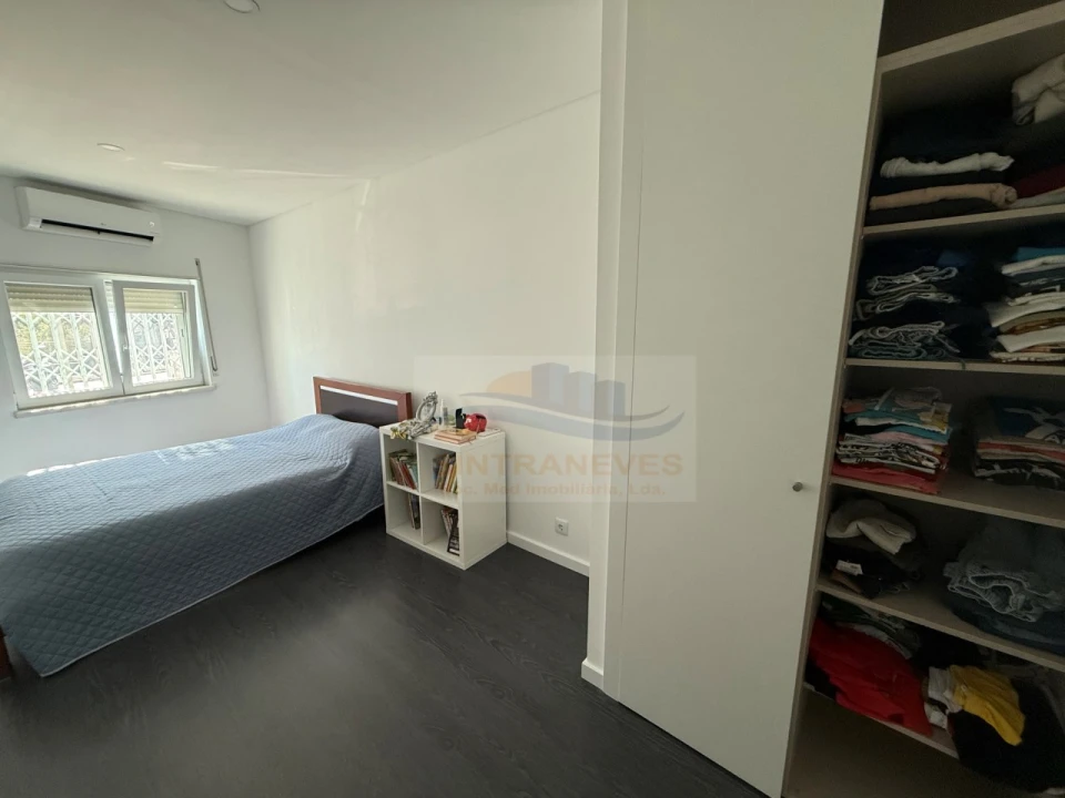 Apartamento T4 para Venda em Ramada e Caneças Foto 24
