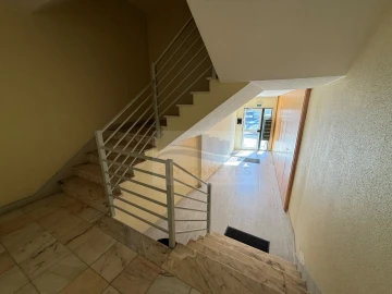 Apartamento T4 para Venda em Ramada e Caneças